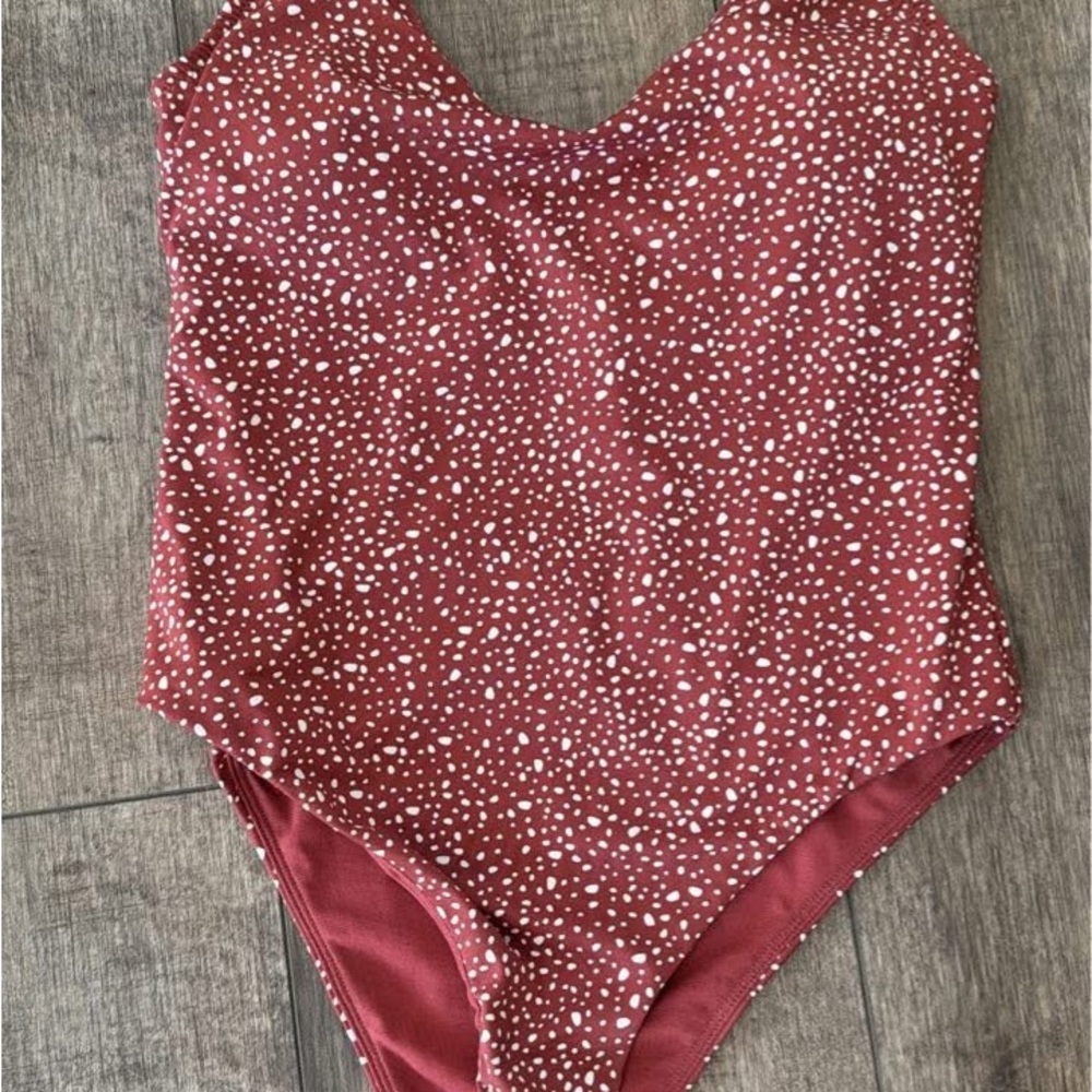 NEW Nike Red and White One Piece Swimsuit